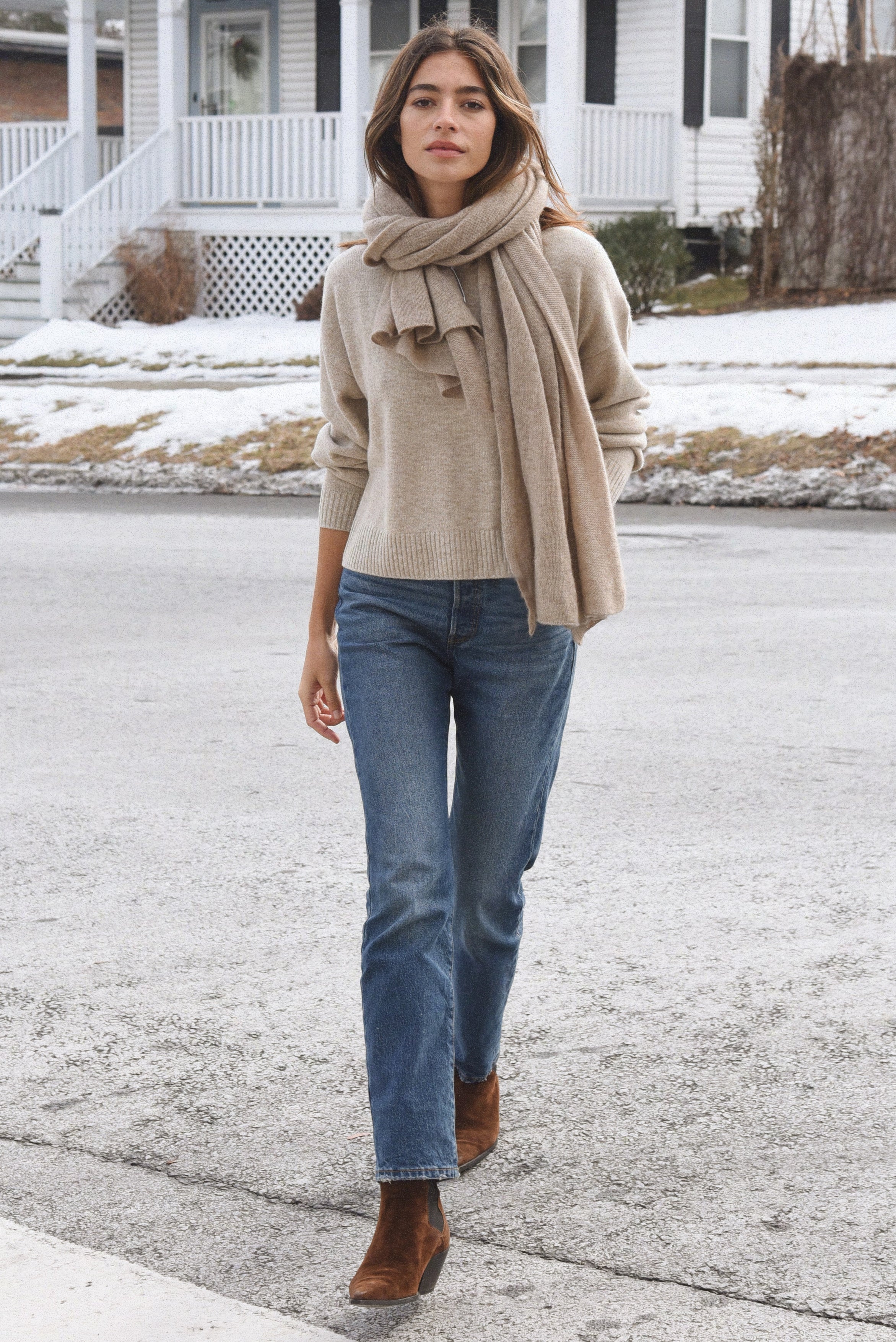 The Cashmere Malaya Crew Neck // Sand