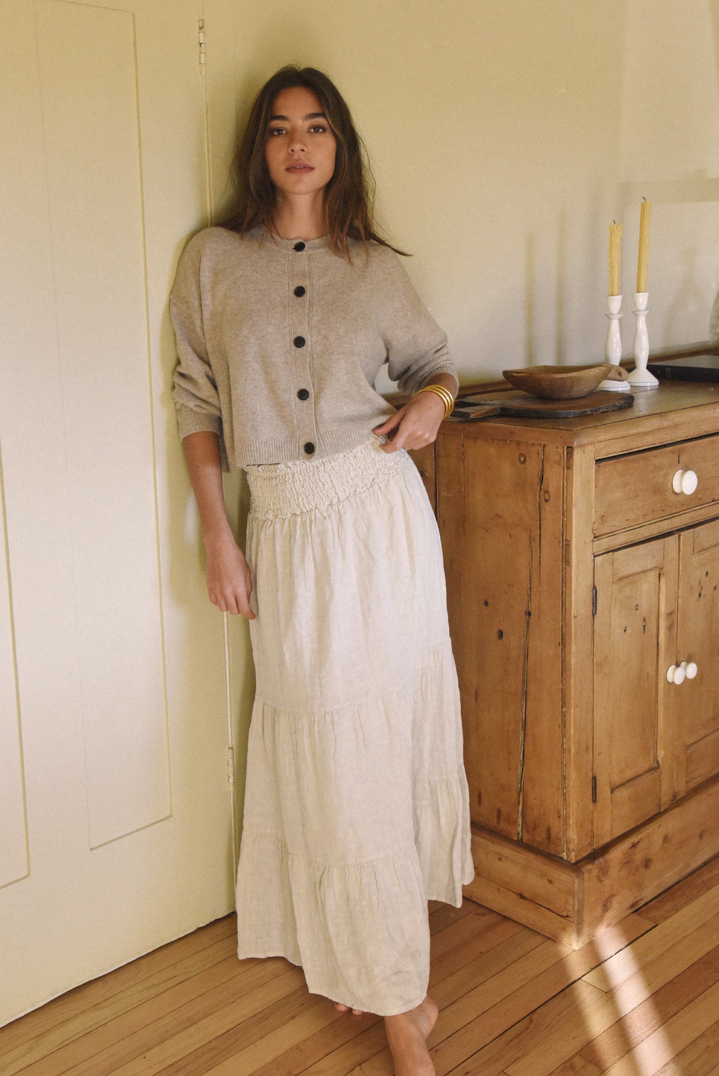 The Cashmere Kaia Cropped Cardigan // Sand