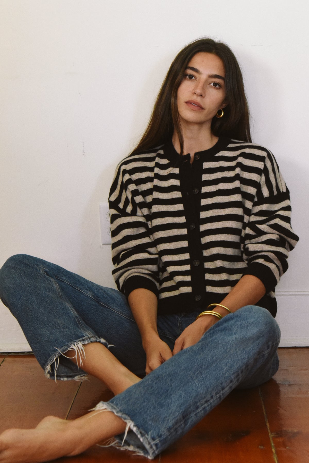 The Cashmere Kaia Cropped Cardigan // Noir Stripe