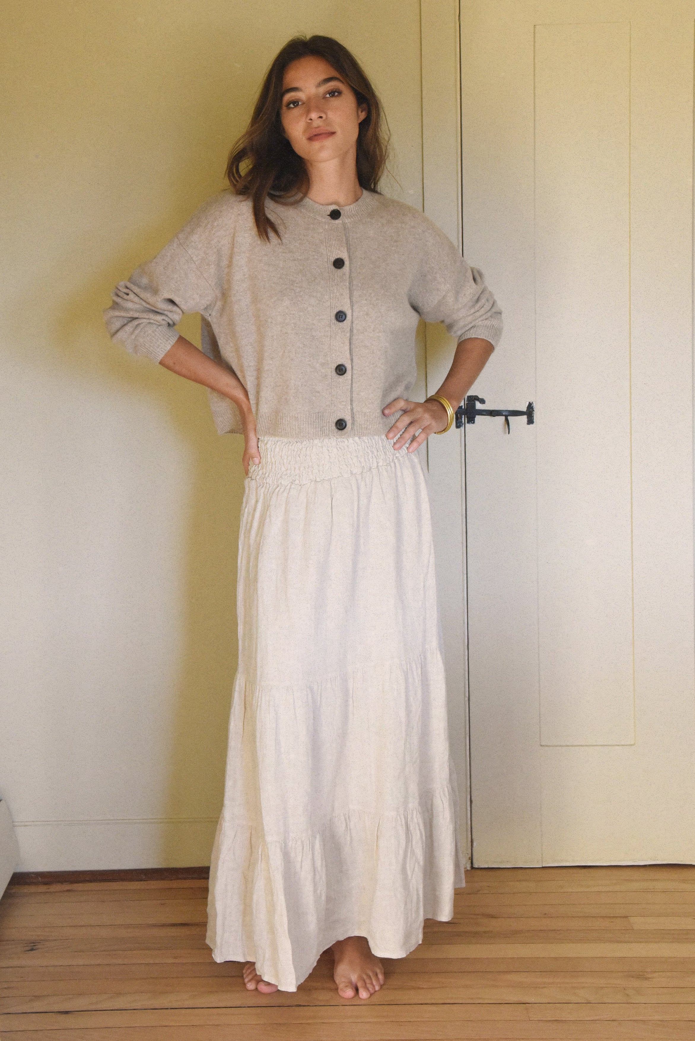 The Cashmere Kaia Cropped Cardigan // Sand