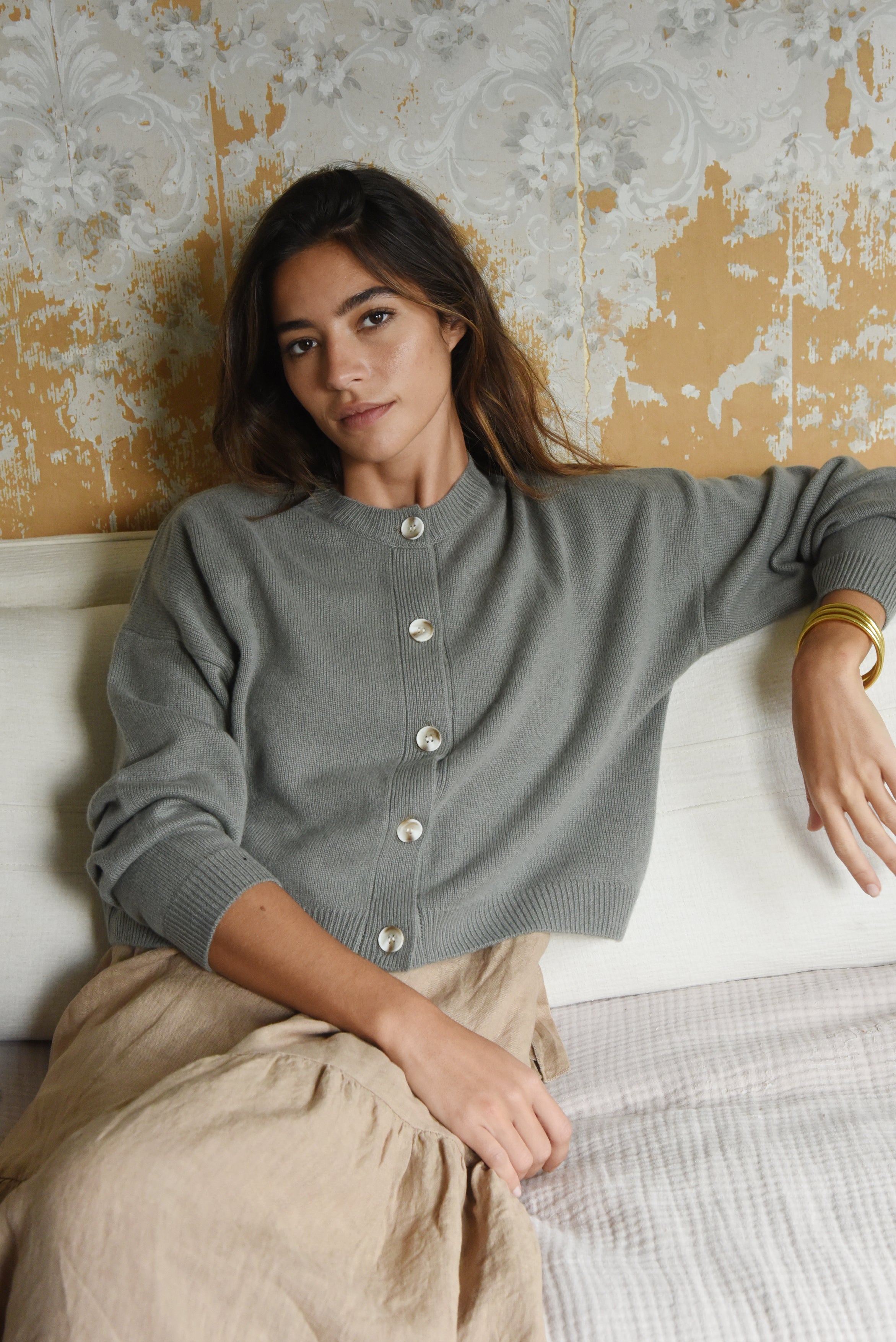 The Cashmere Kaia Cropped Cardigan // Sage