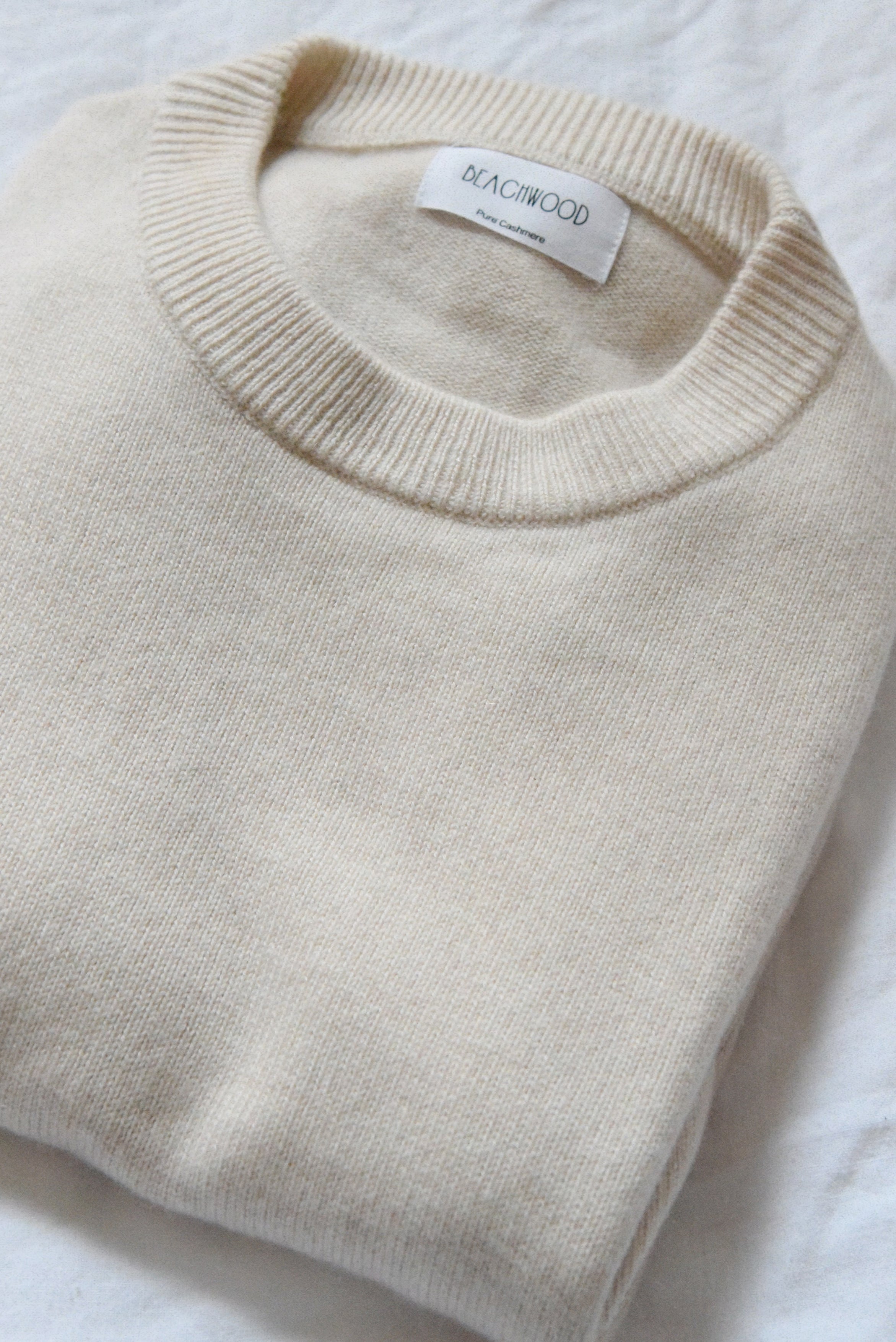 The Cashmere Malaya Crew Neck // Moon