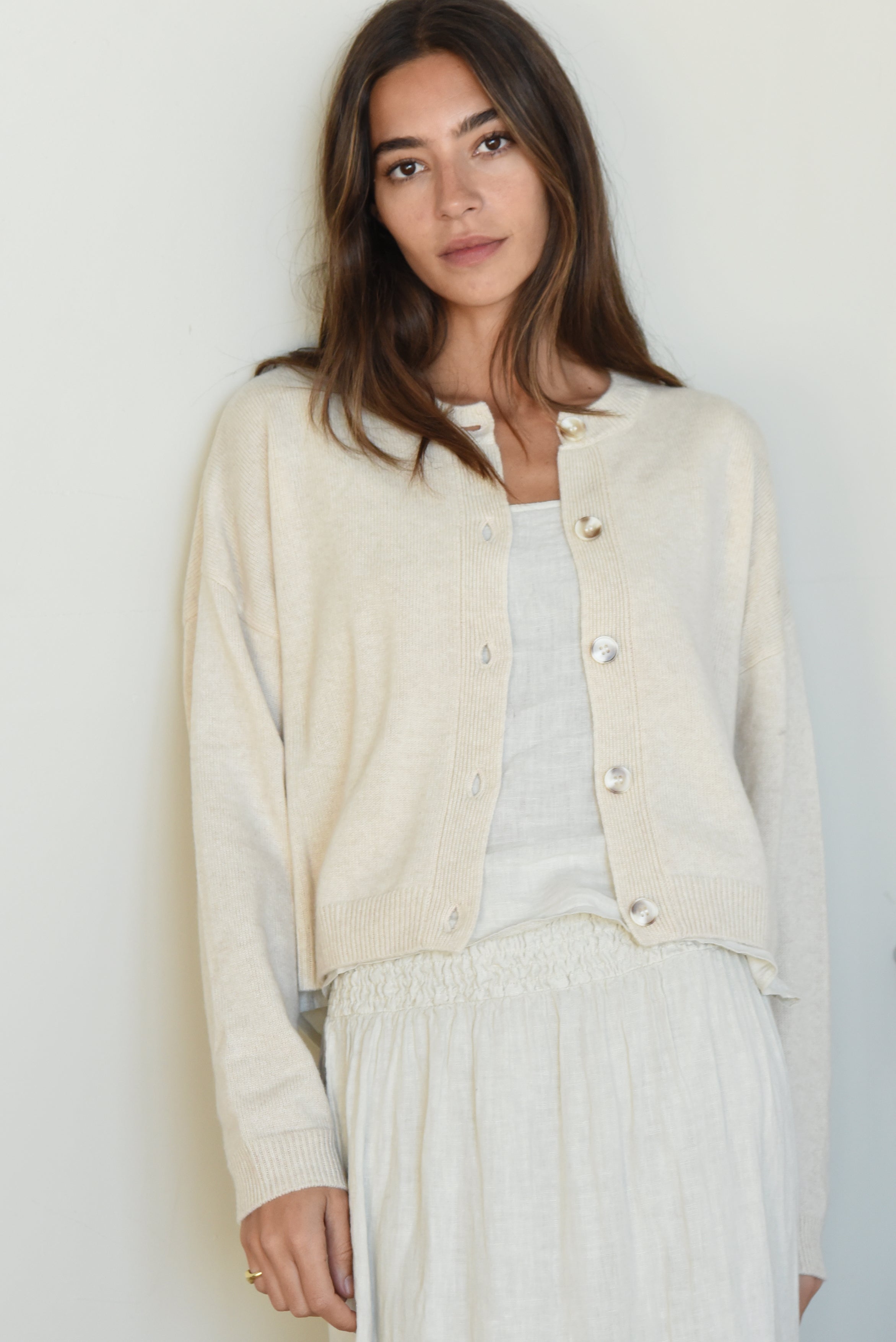 The Cashmere Kaia Cropped Cardigan // Moon