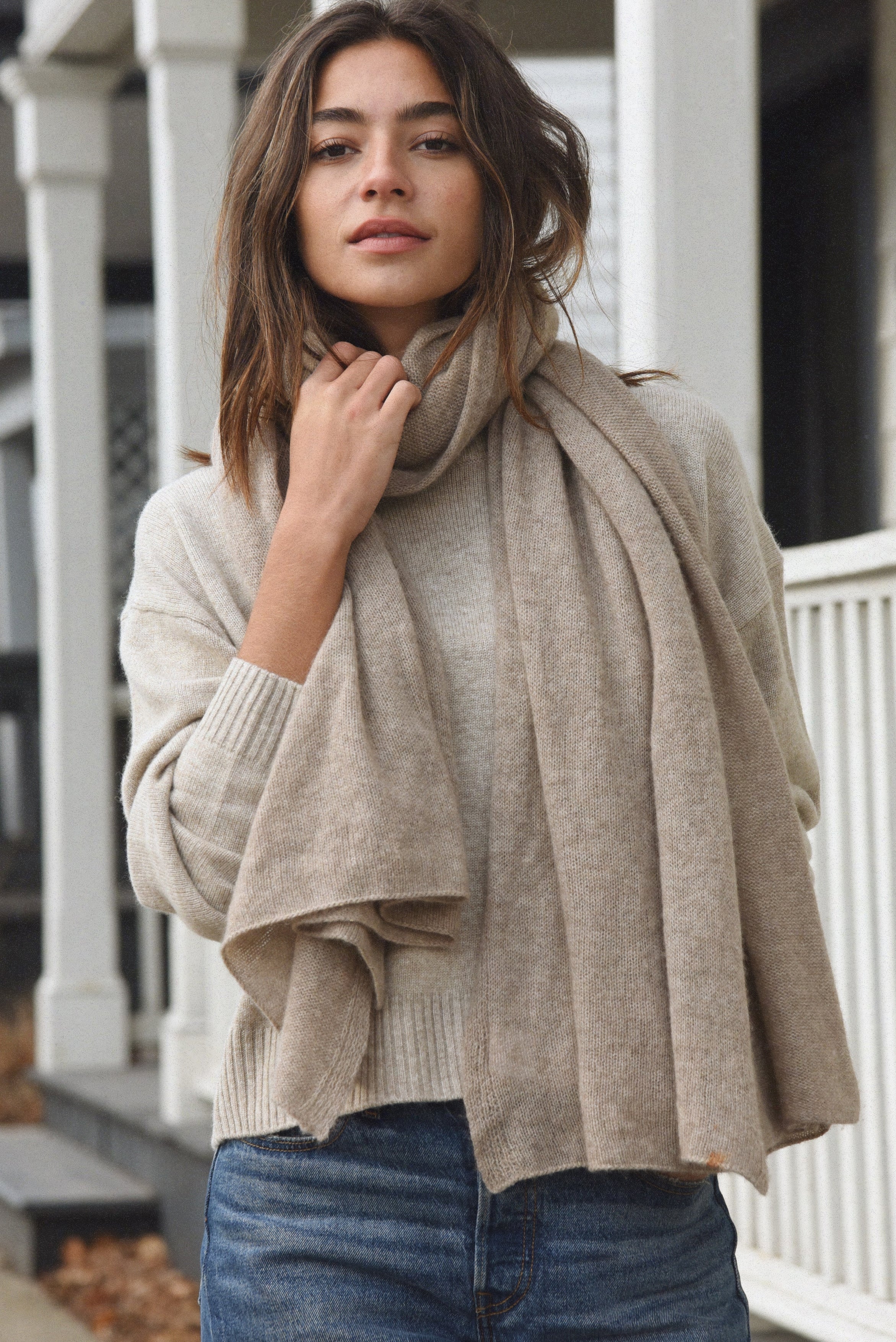 The Cashmere Malaya Crew Neck // Sand