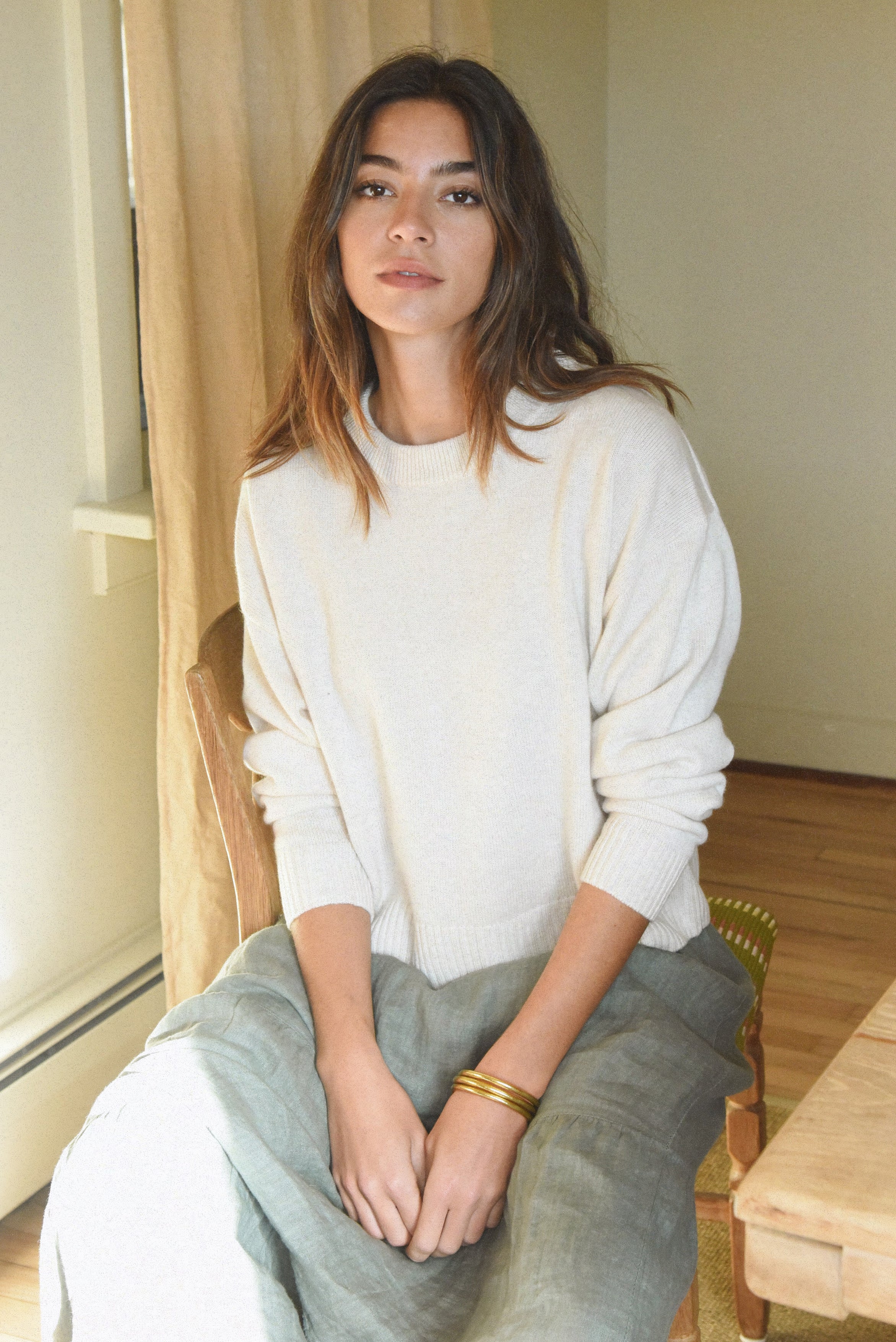 The Cashmere Malaya Crew Neck // Moon