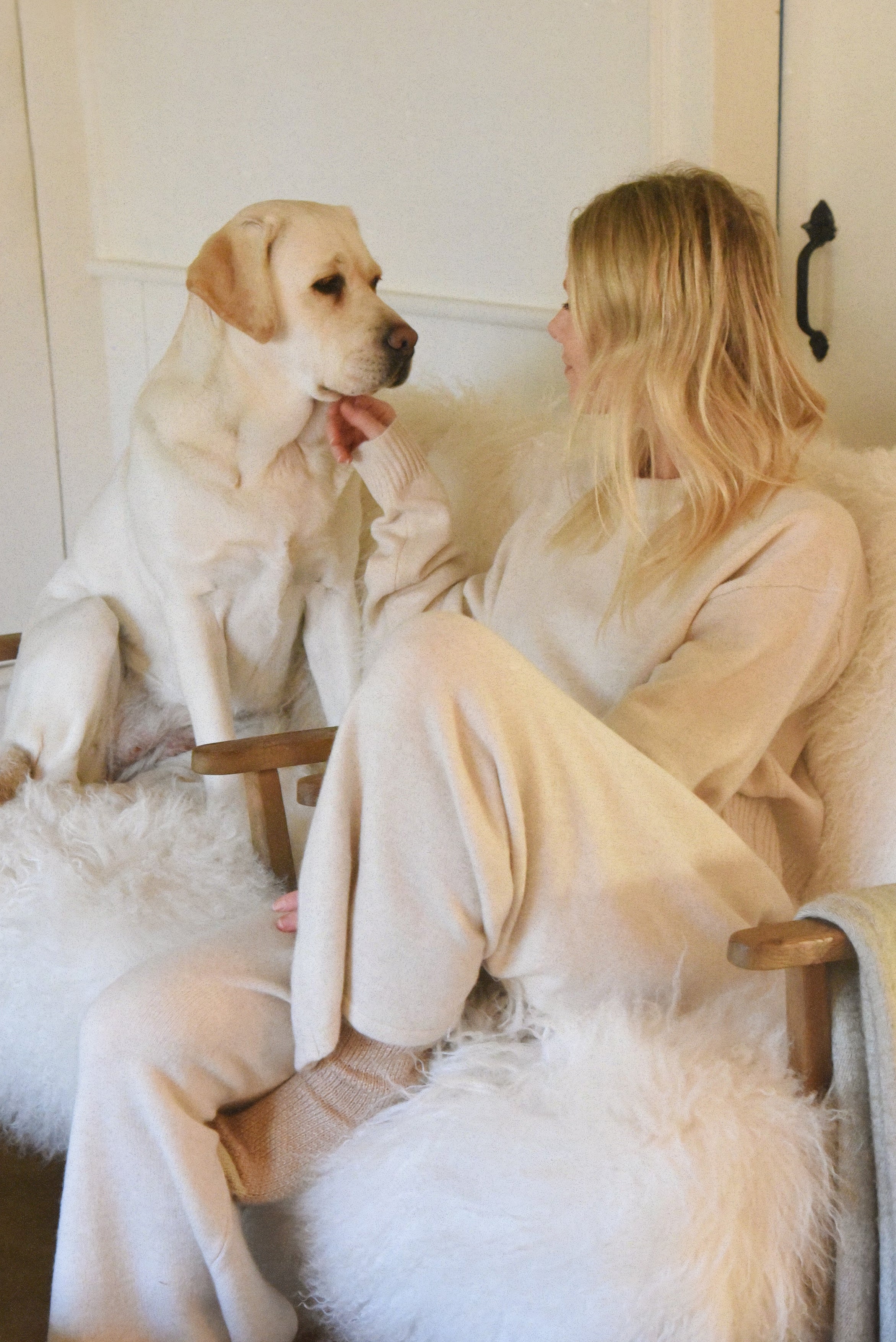 The Cashmere Malaya Crew Neck // Moon