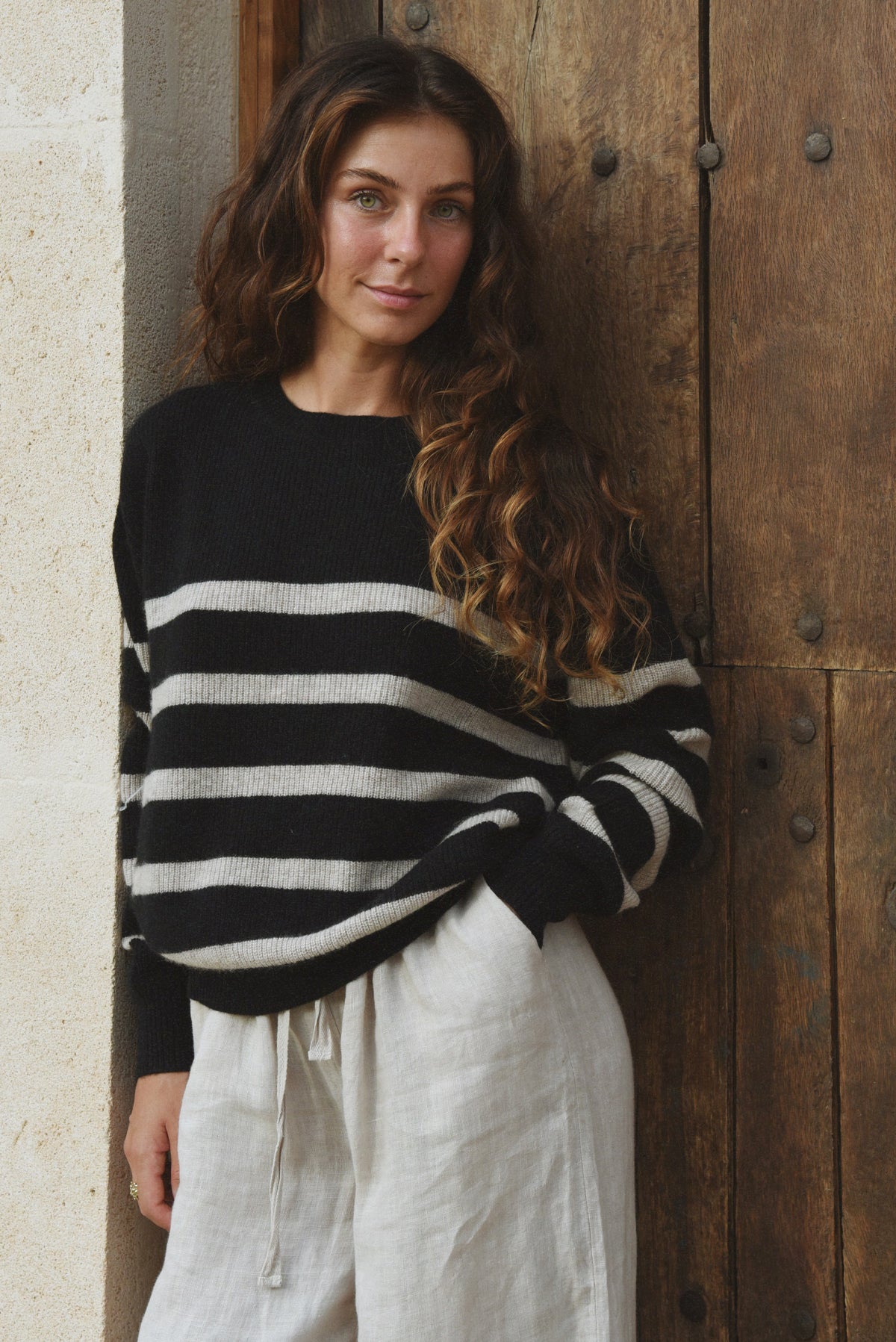 The Cashmere Maya Crew Neck // Noir Stripe