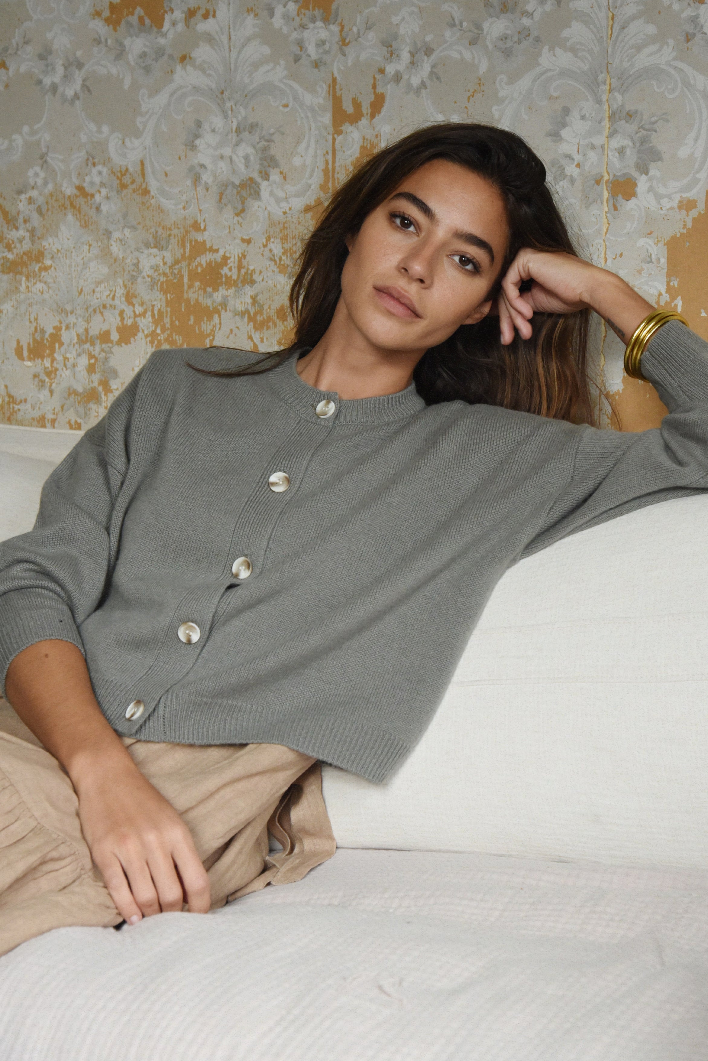 The Cashmere Kaia Cropped Cardigan // Sage