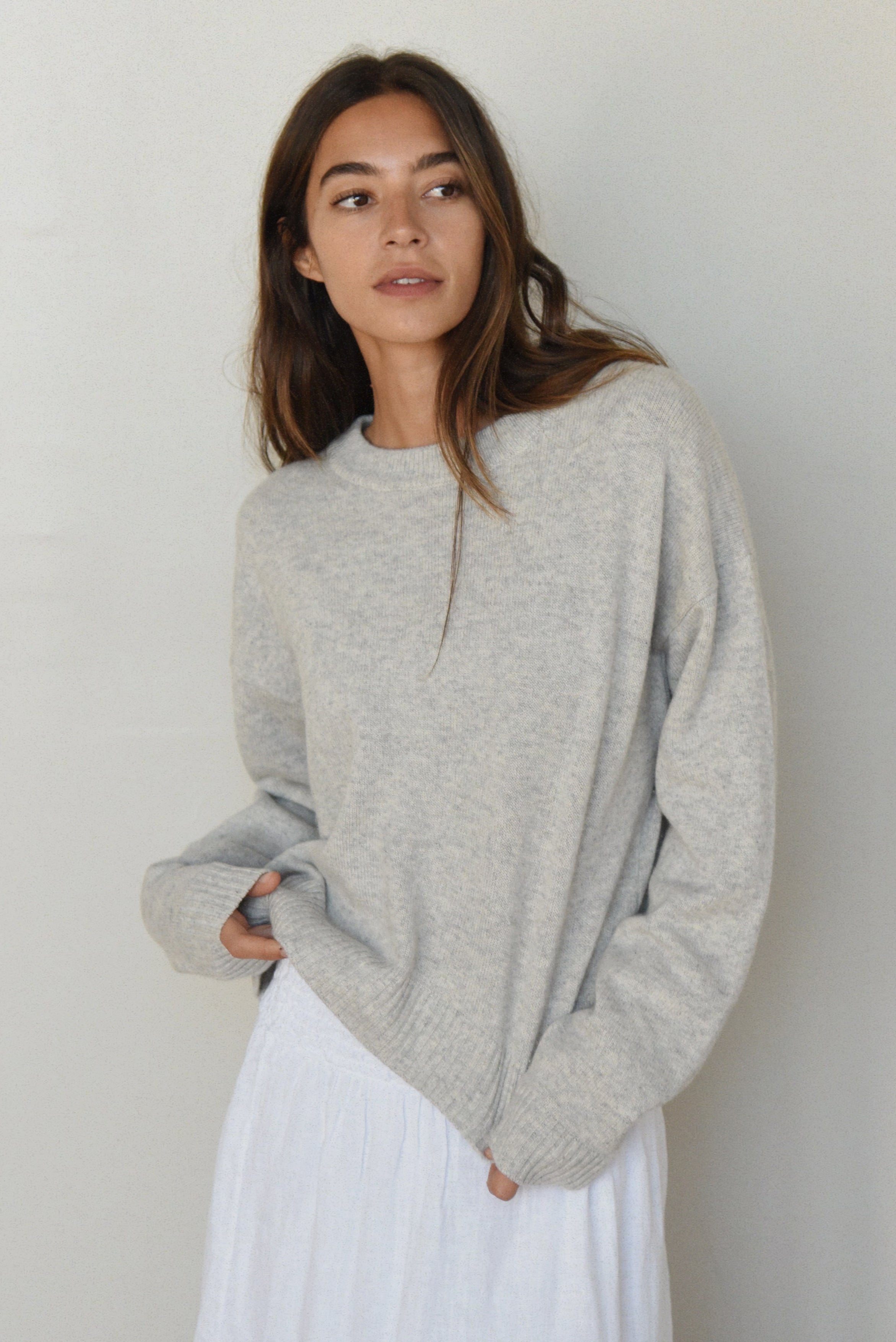 The Cashmere Malaya Crew Neck // Pebble