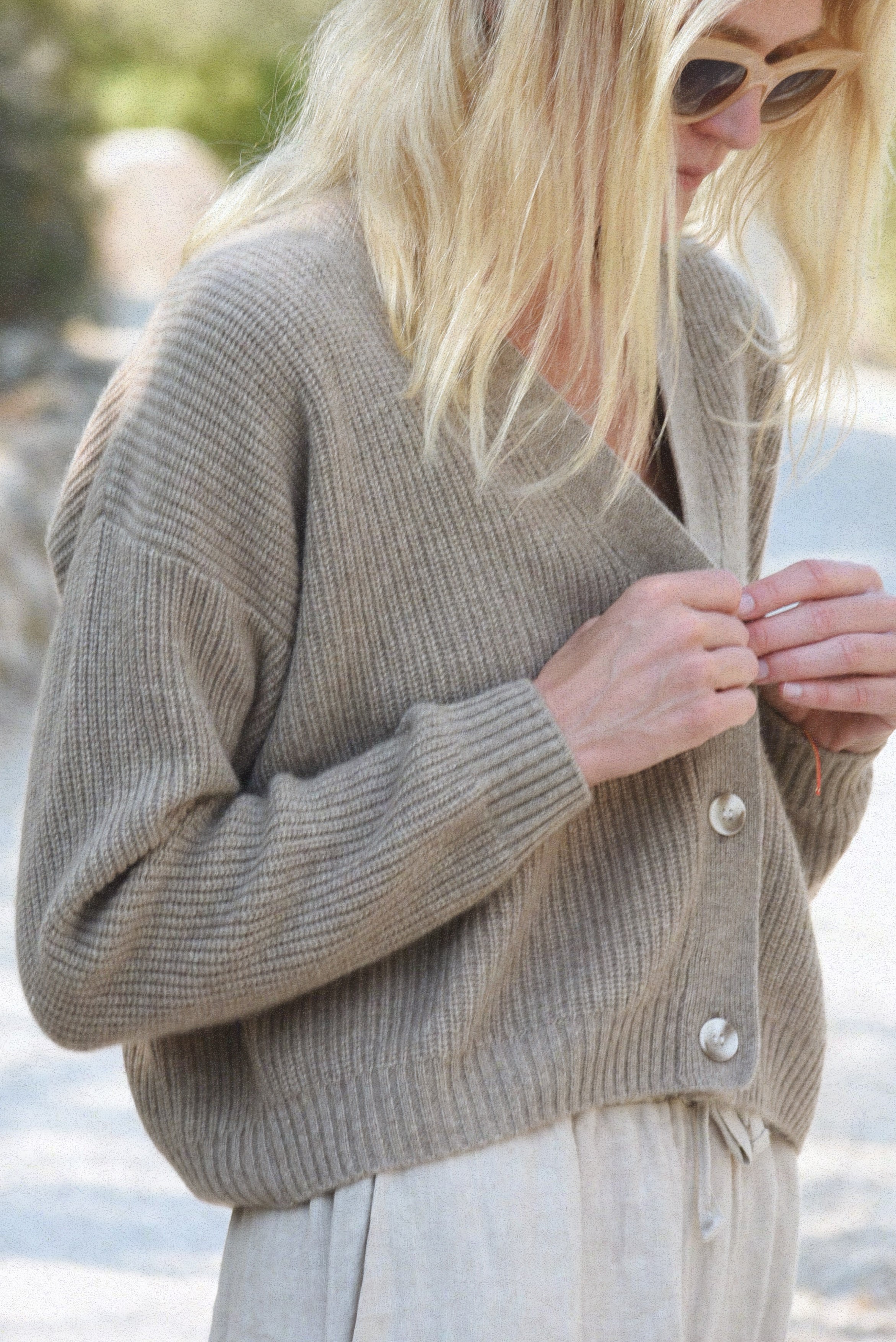 The Cashmere Muma Cropped Cardigan // Rye