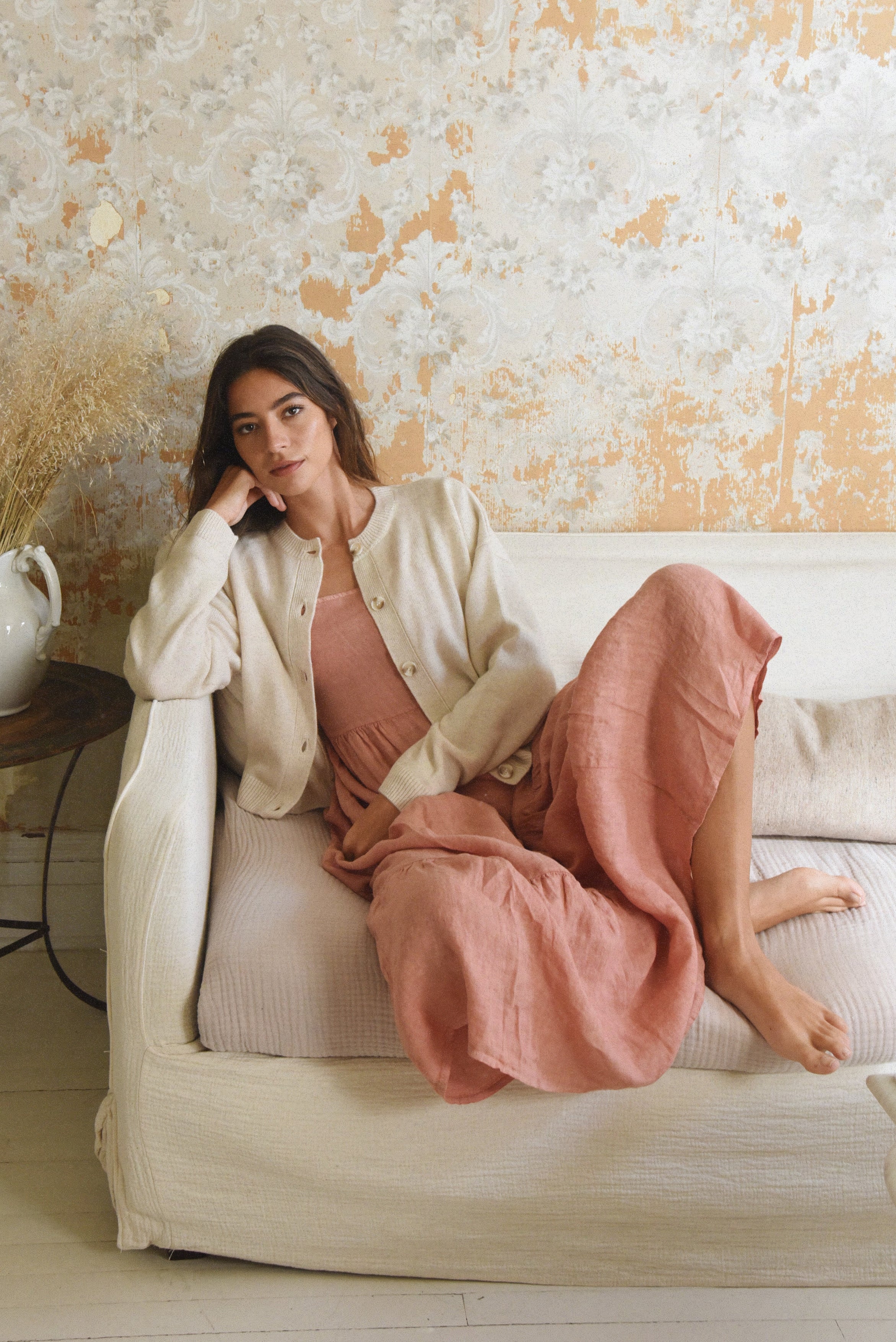 The Cashmere Kaia Cropped Cardigan // Moon